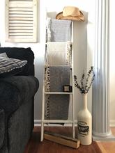 Cargar imagen en el visor de la galería, JIRTEMOT 4.5ft Wall-Leaning Wood Ladder, Rustic Farmhouse Blanket Rack, White Painted Finished